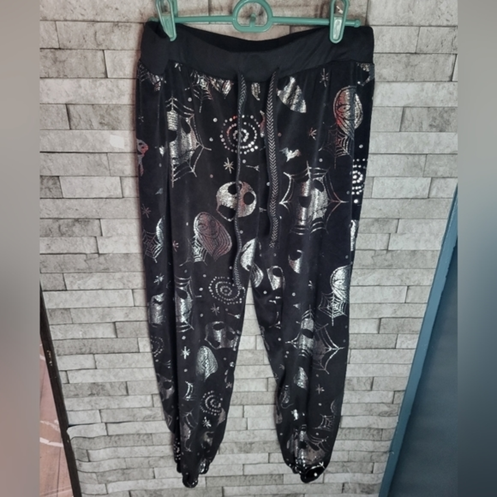 The Nightmare‎ Before Christmas Velour & Silver Jogger Size Large